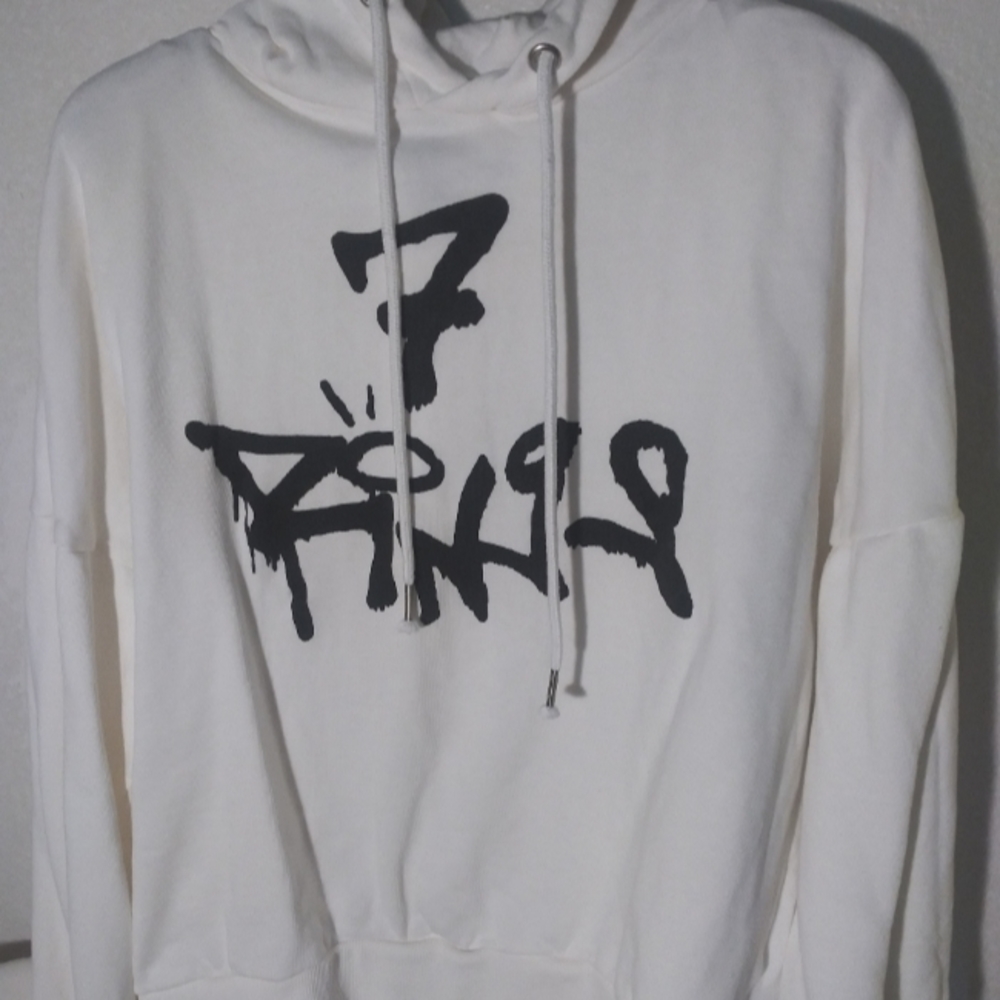 Ariana Grande 7 rings sweatshirt